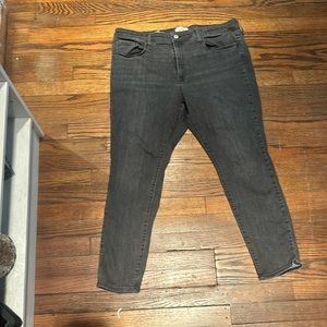 Universal thread size 18 gray high rise skinny